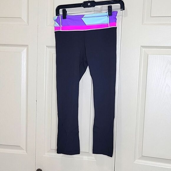 LULULEMON Cropped Black Legging with a Colorful Waistband Size 4 - Picture 1 of 7